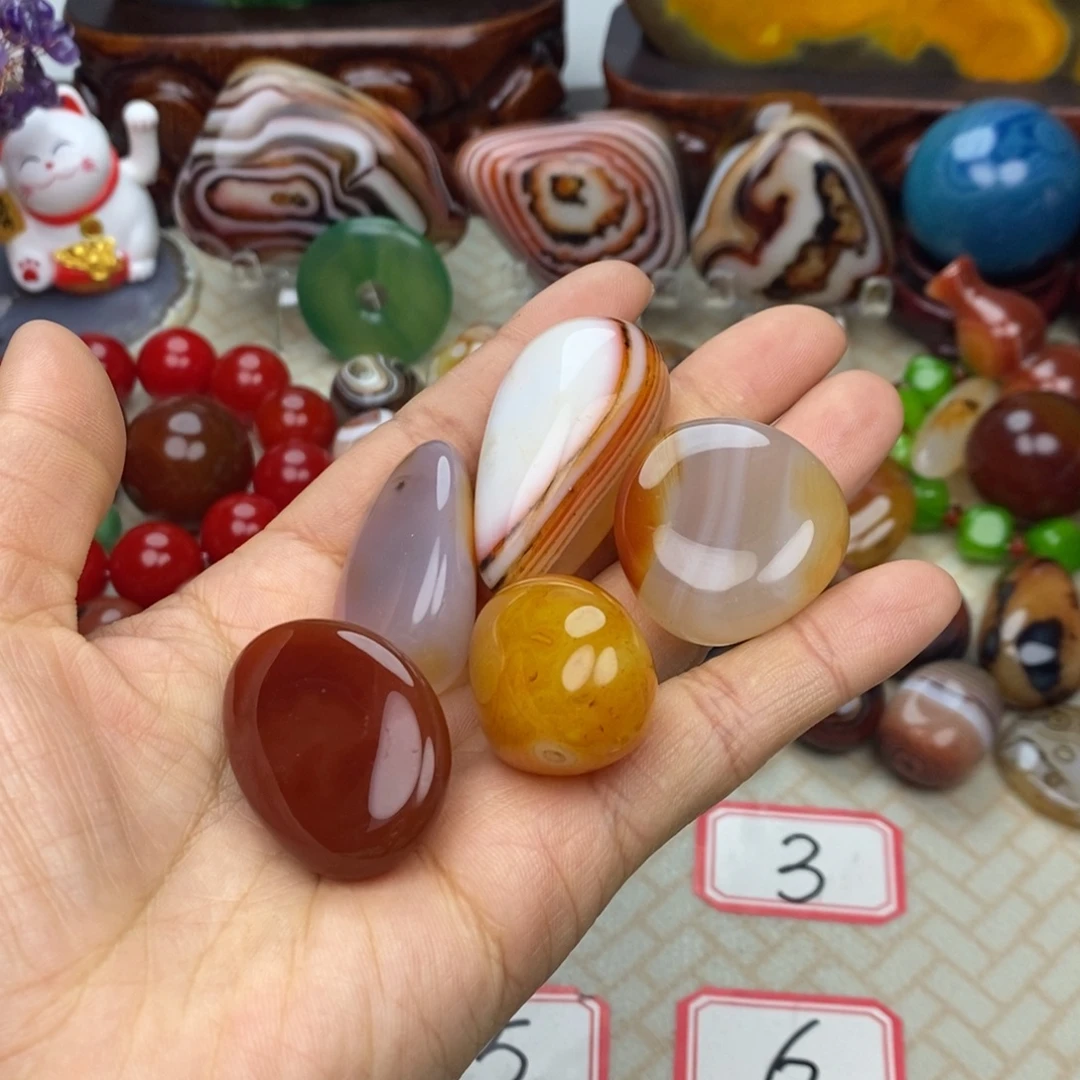 戊***辰玛瑙/玉髓未镶嵌颈饰