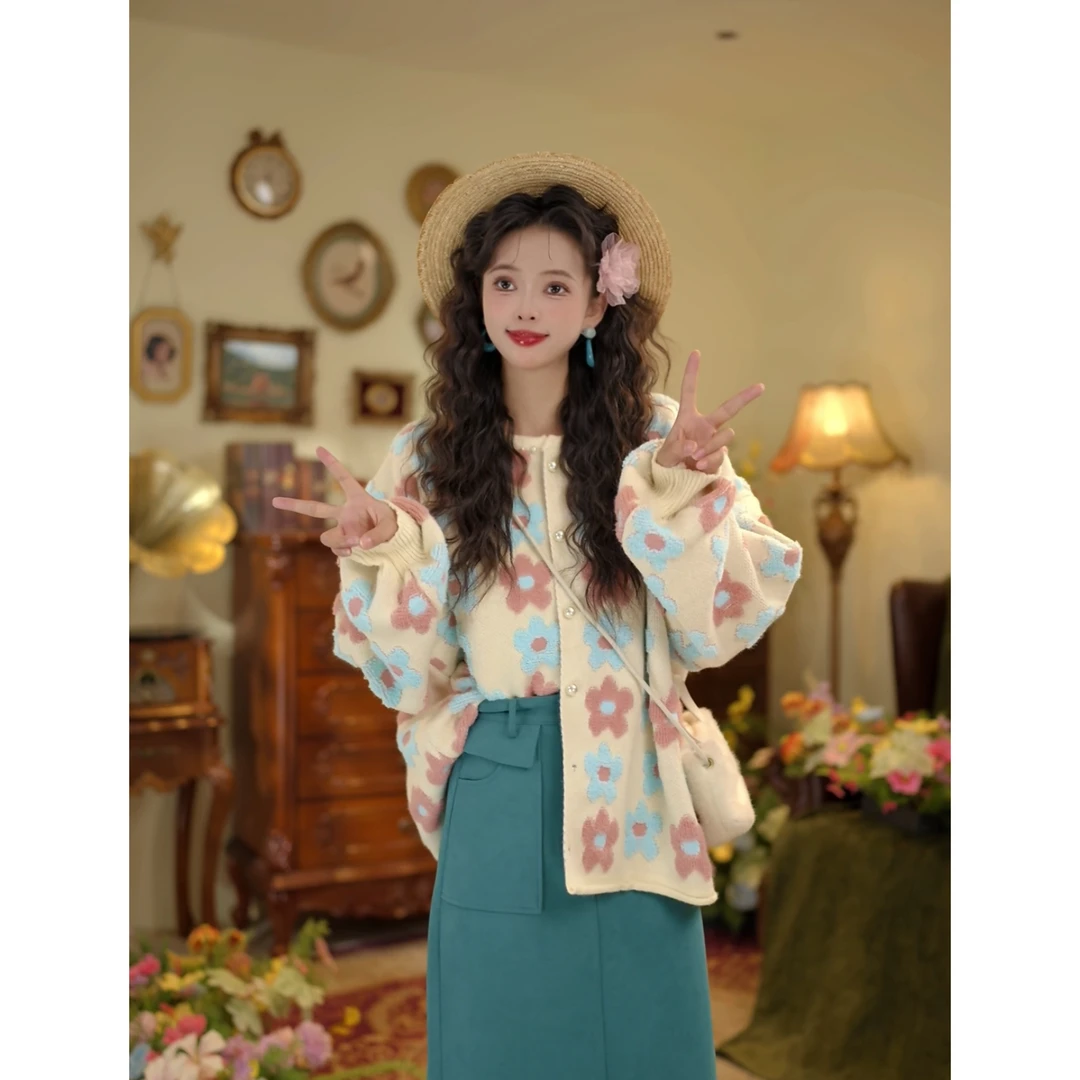 扣子家【柔糯桃花】港风复古立体绒碎花宽松毛衣开衫KA1999489