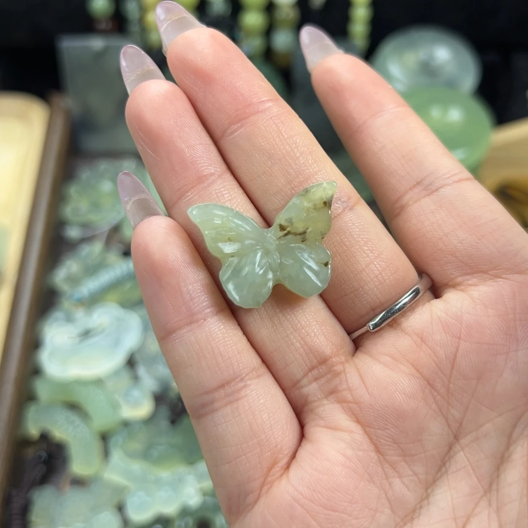 蛇纹石玉未镶嵌颈饰无绳