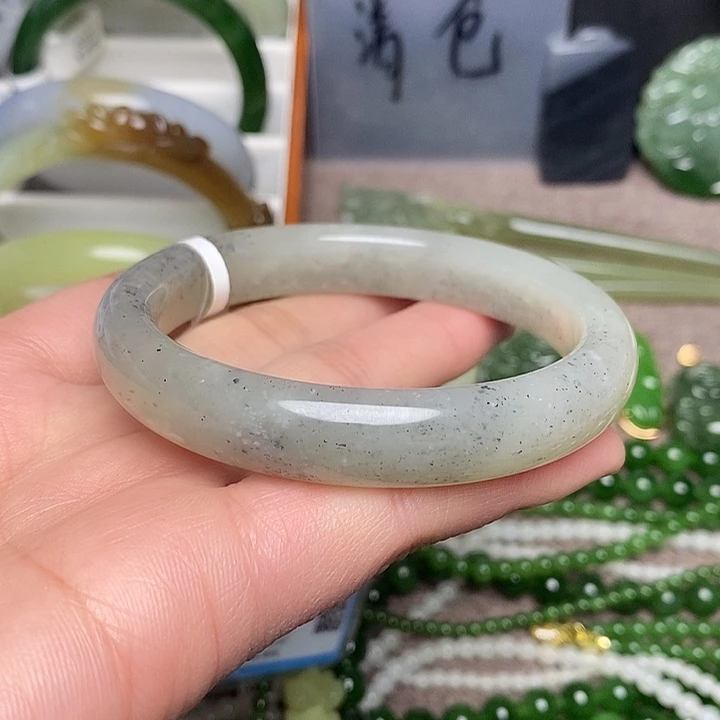 和田玉未镶嵌手镯59