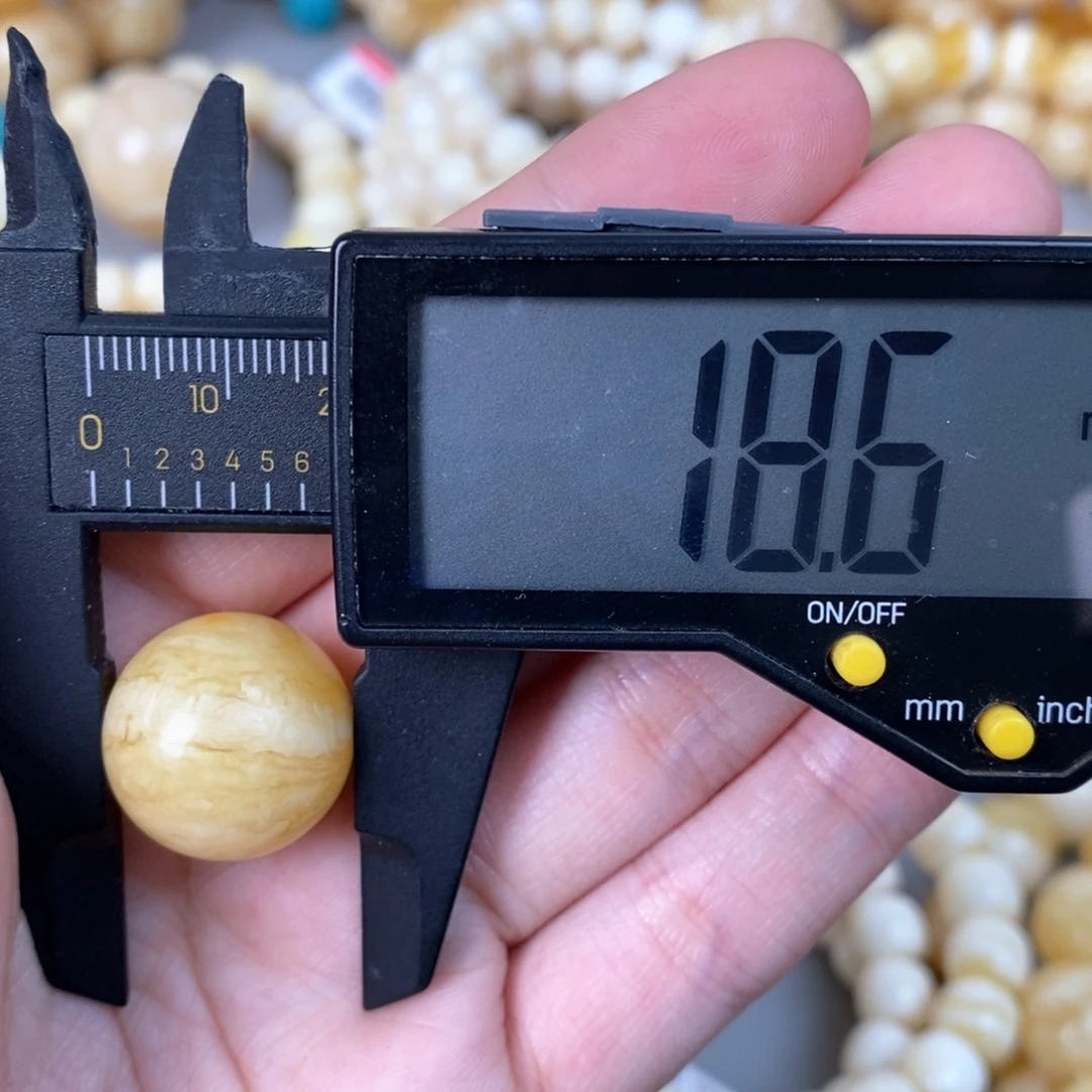 蜜蜡未镶嵌珠宝奇石3.7g
