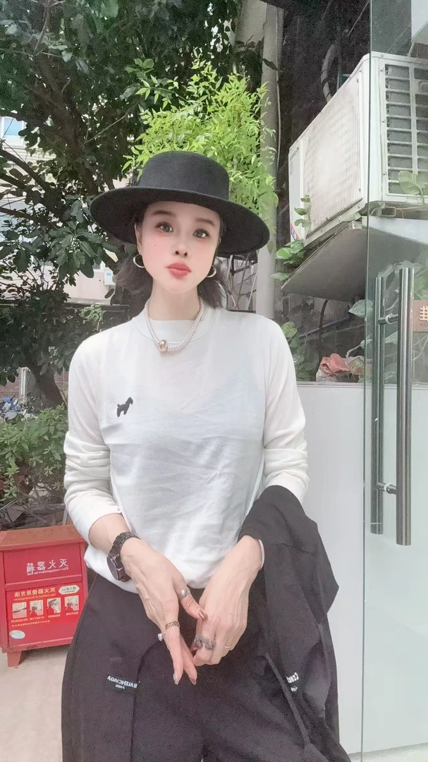 YUANJIE欧洲站新款女圆领卡通小狗百搭显瘦长袖绵羊毛针织上衣