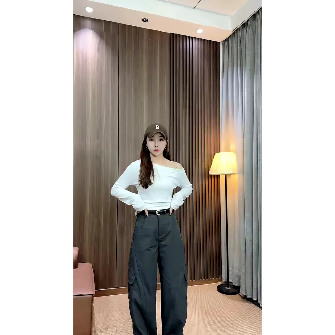 韩系时尚气质修身显瘦设计感斜领露肩长袖T恤