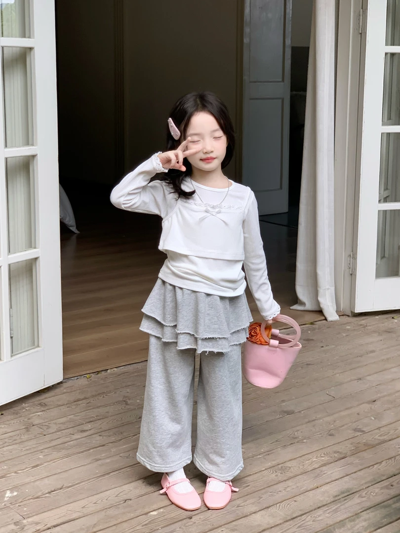 2025秋季新款儿童韩版裤子套装中小童裙边卫裤坑条针织吊带两件套