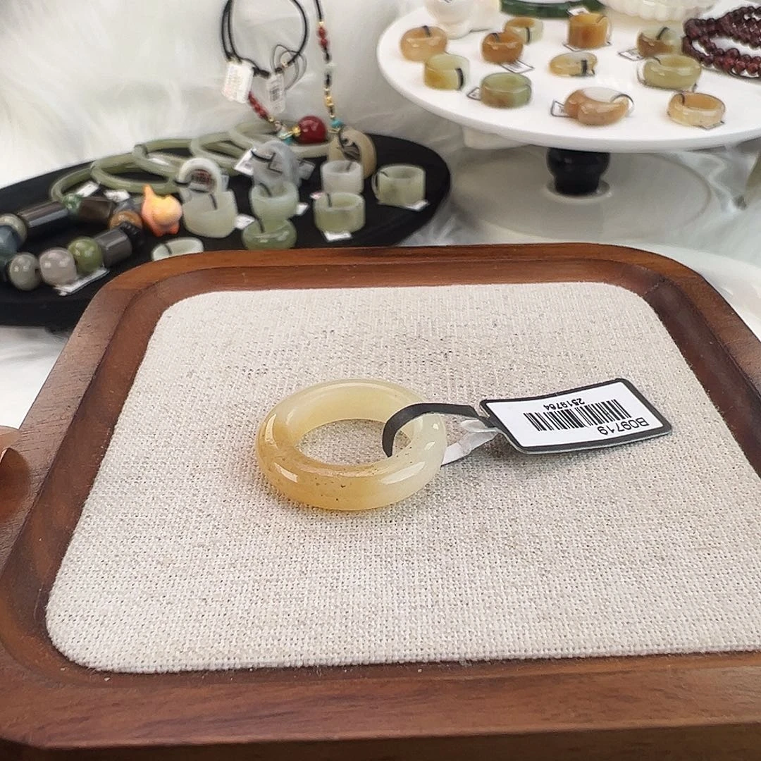 和田玉未镶嵌戒指w9一口桂花糖甜甜圈16.1不退换