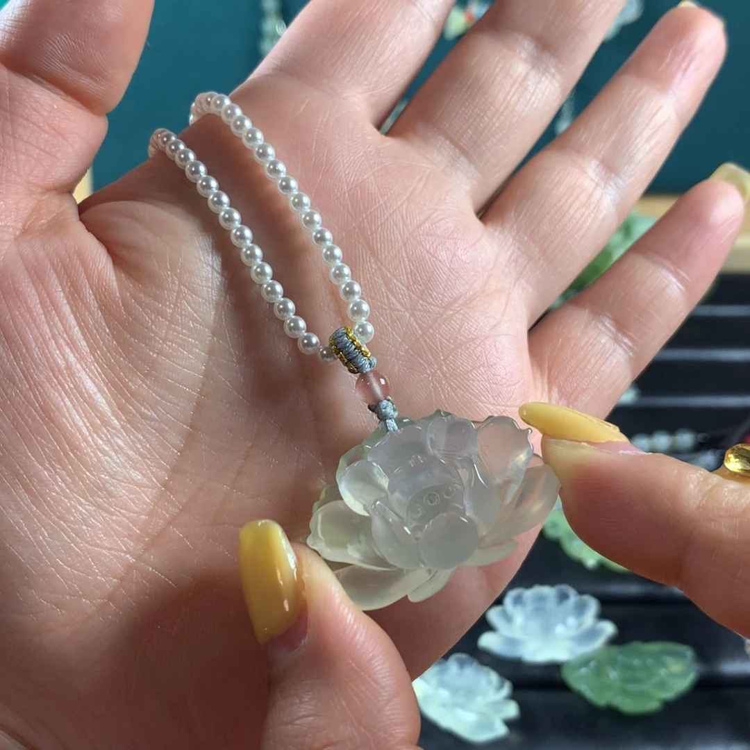 蛇纹石玉未镶嵌吊坠