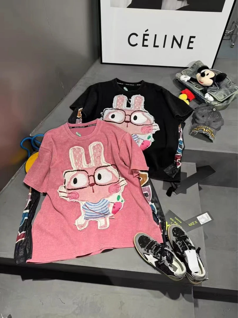 春欧货【mx81518】重工刺绣卡通眼镜兔假两件网沙袖T恤女宽松时尚