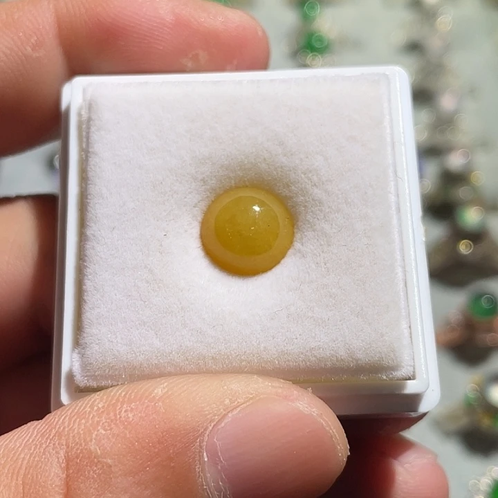 翡翠裸石鸡油黄翡蛋面