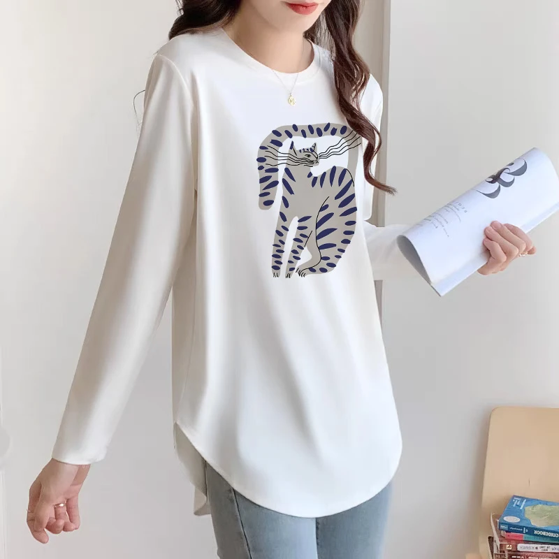 白色弧形下摆长袖T恤女中长款宽松大版时尚洋气百搭打底衫上衣春