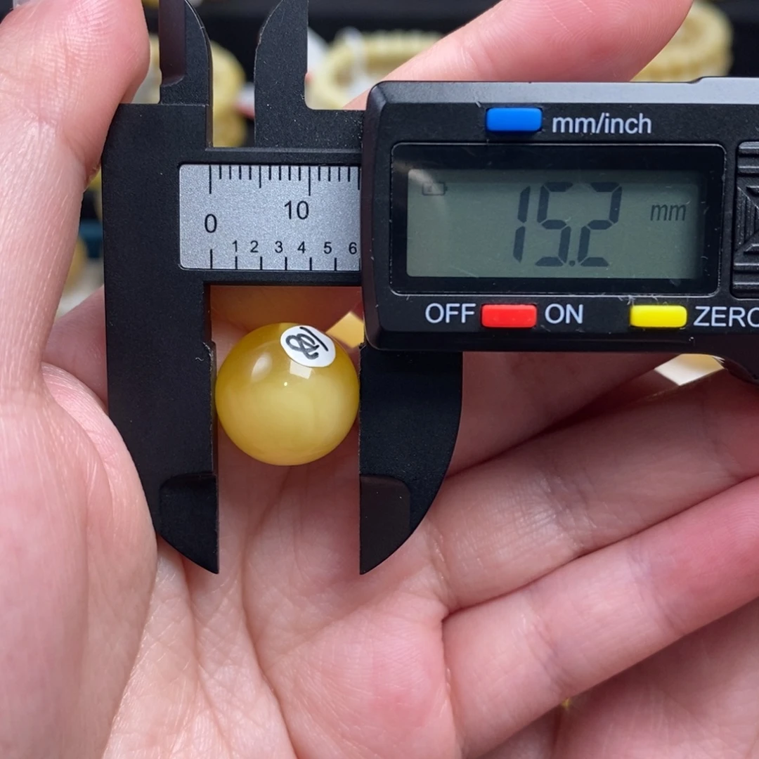 蜜蜡未镶嵌珠宝奇石