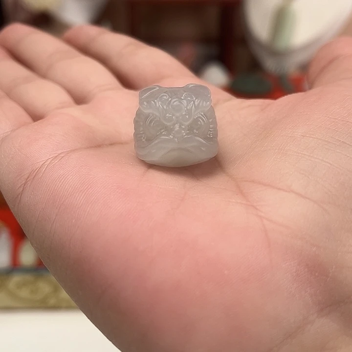 颈饰未镶嵌和田玉醒狮吊坠