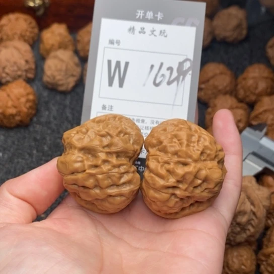 吊坠桃核我是第一百42