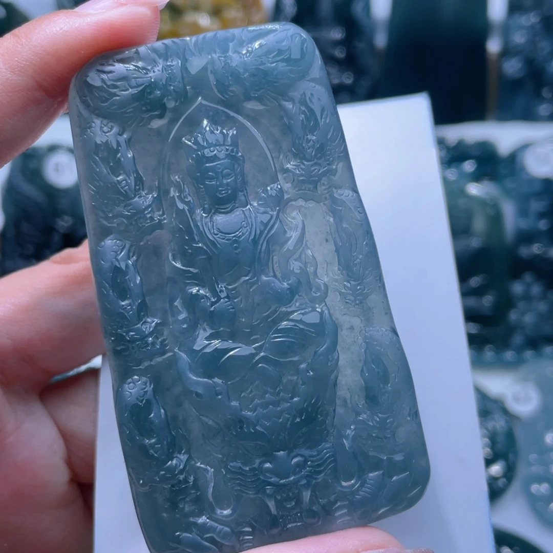 翡翠颈饰未镶嵌逸*