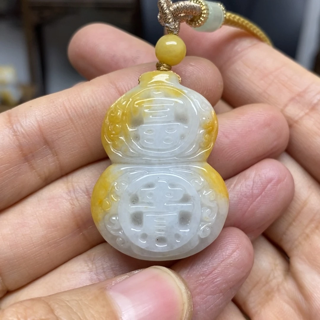 翡翠颈饰未镶嵌芊*翡翠