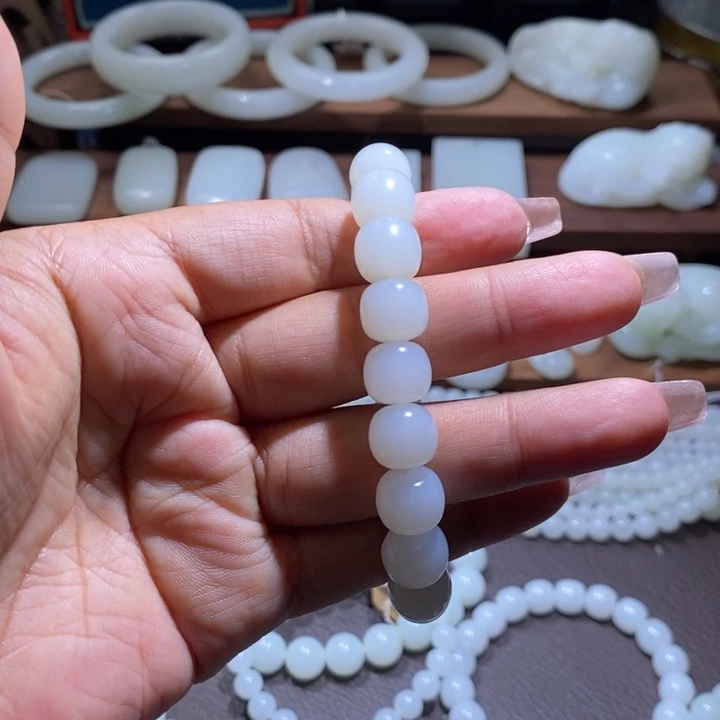 未镶嵌手链和田玉行**远