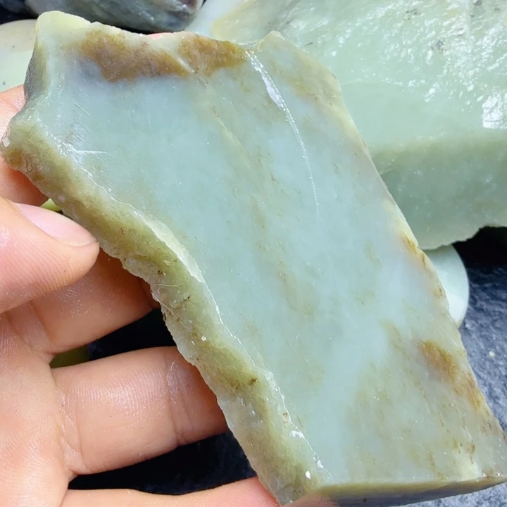 和田玉（糖玉）未镶嵌珠宝奇石