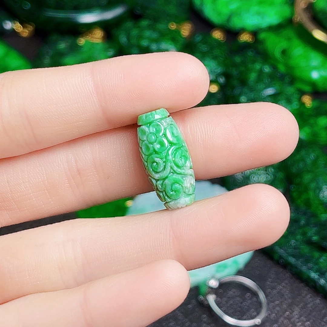 颈饰未镶嵌翡翠多样性