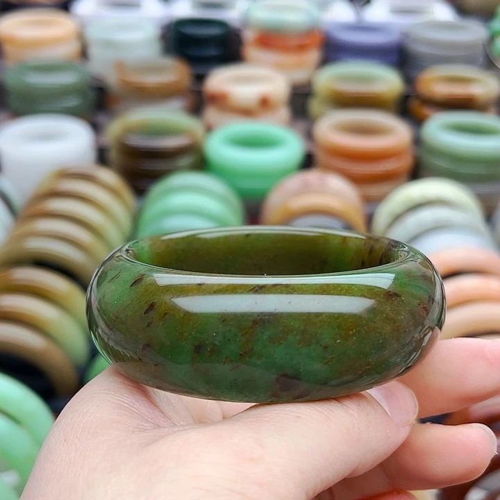 未镶嵌手镯（圆镯）石英质玉