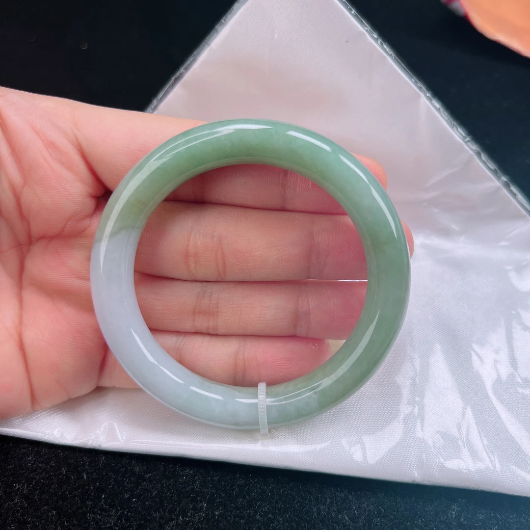 54圈口翡翠手镯A货缅甸老坑正品圆条渐变色油青特色古典镯（0667）