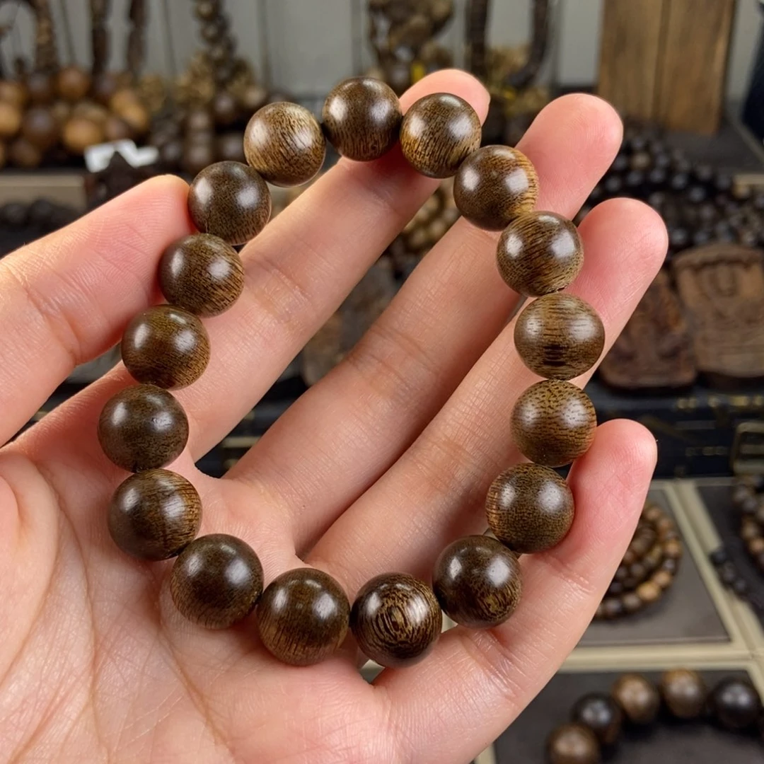 手串沉香伊****店越南芽庄白