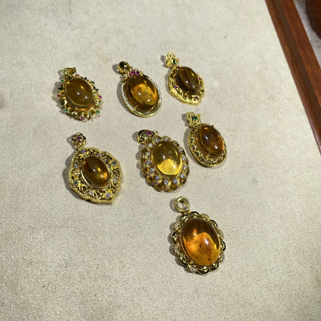 蜜蜡吊坠 多样性发其一【ML0010】