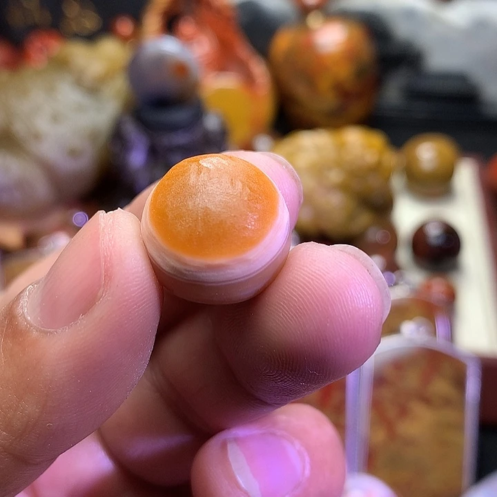 爱***达玛瑙/玉髓未镶嵌颈饰