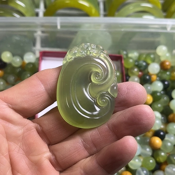 合金蛇纹石玉颈饰
