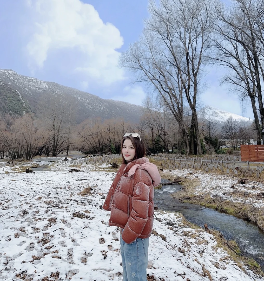 99新 MONCLER 盟可睐/蒙口/烟粉色丝绒羽绒服 2码 GM002302