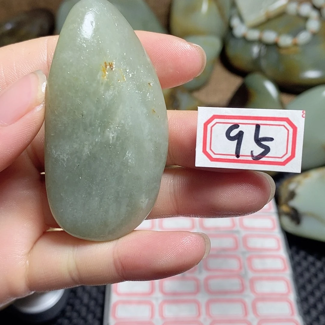 未镶嵌和田玉挂件95