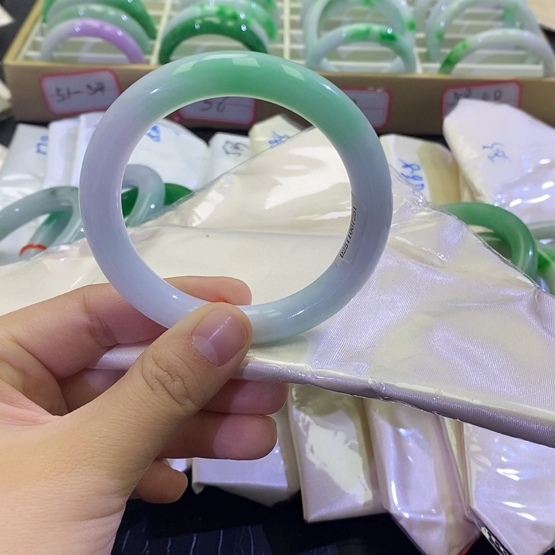 西***妹以闪购为准一物图