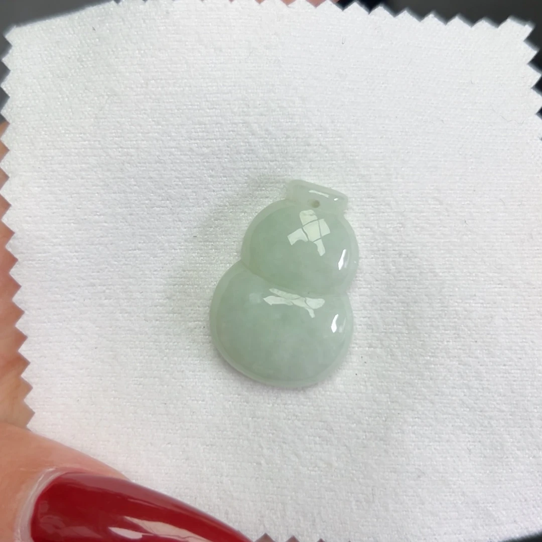 翡翠颈饰未镶嵌葫芦