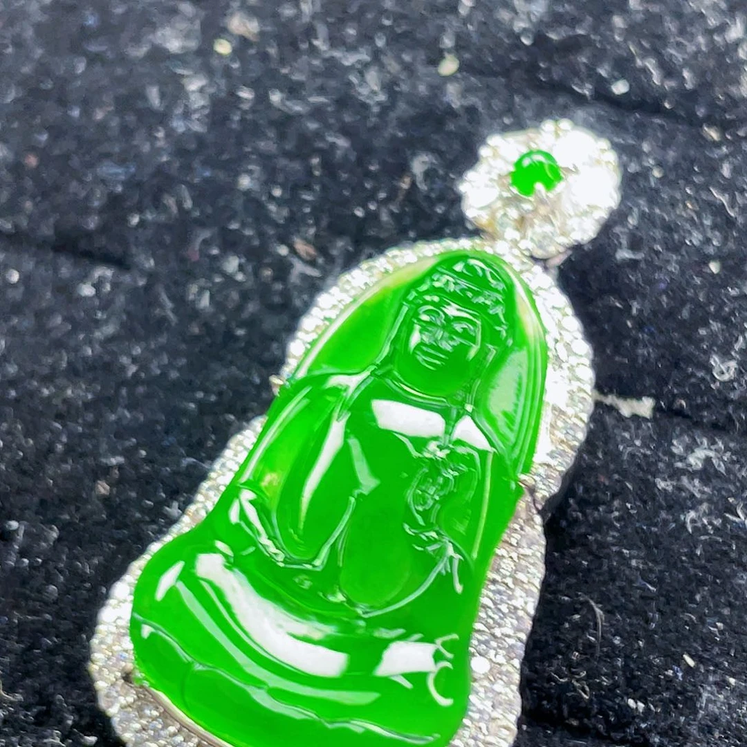 翡翠未镶嵌颈饰5，