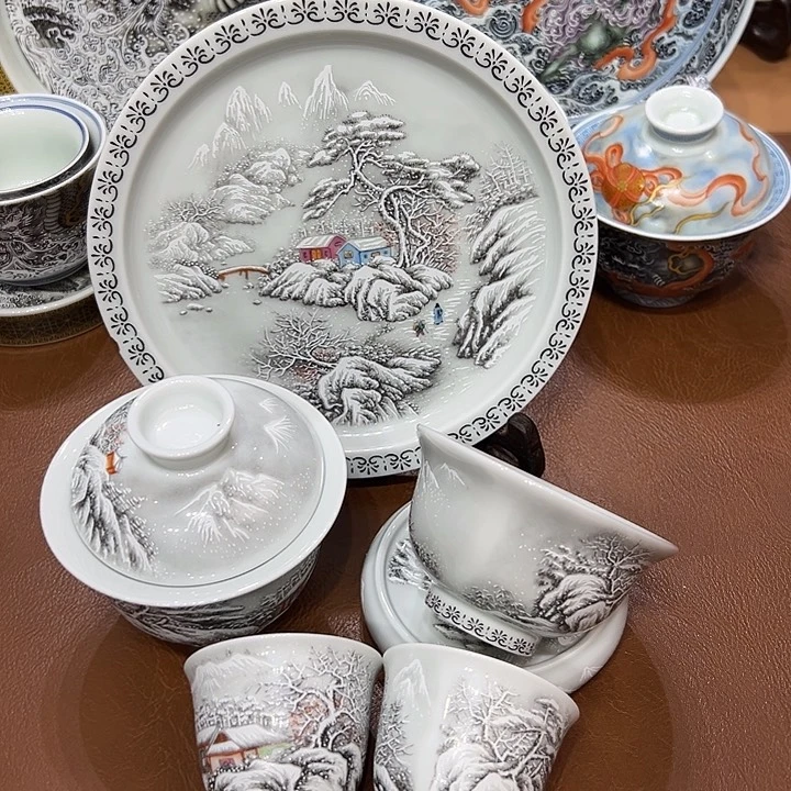 摆件景德镇陶瓷艺术展在景德镇陶瓷艺术中心