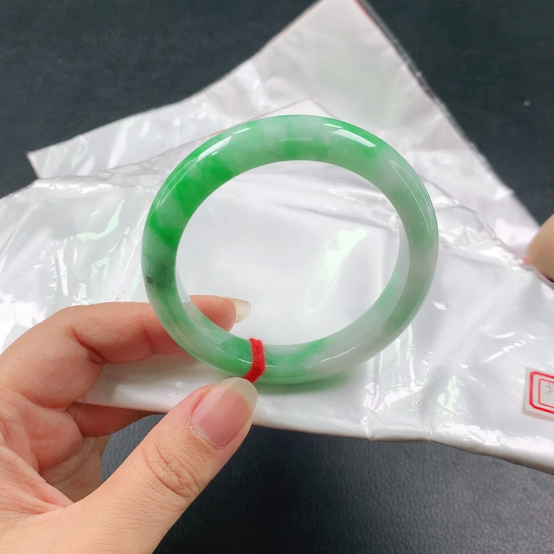 翡翠手镯未镶嵌03。