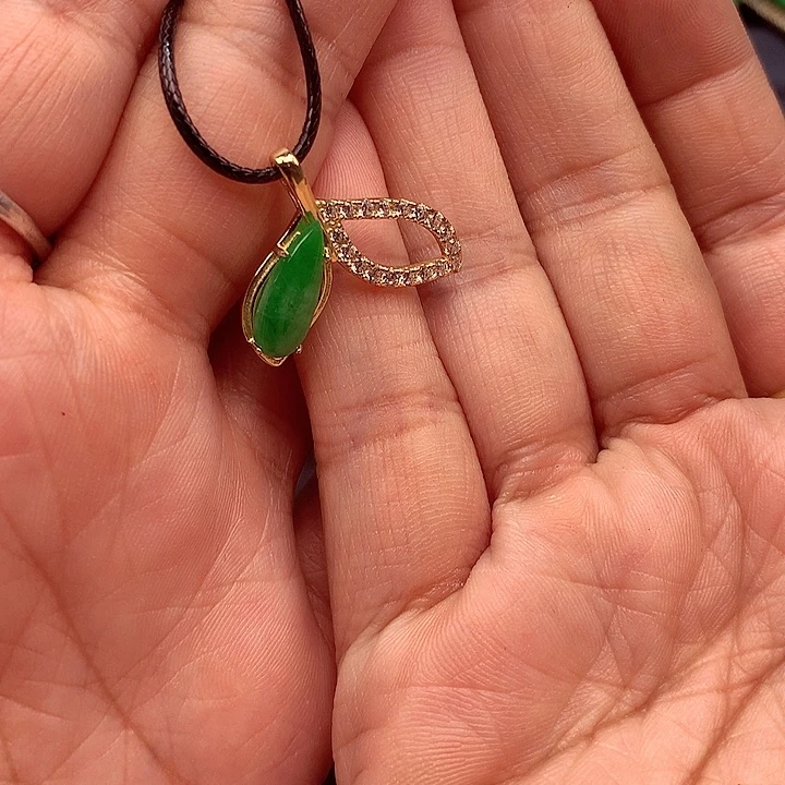 翡翠颈饰银S925镶嵌翡翠