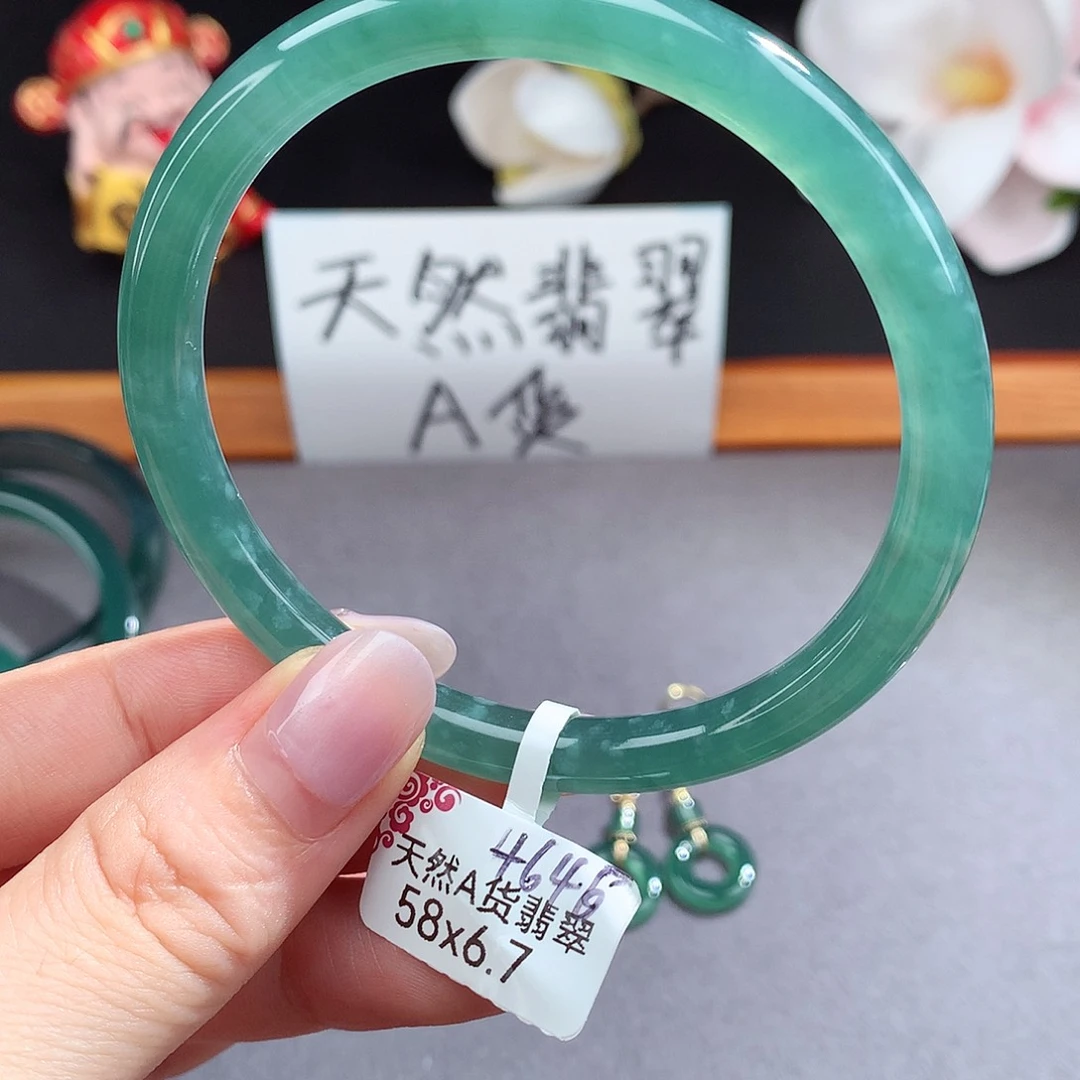 翡翠手镯（圆镯）未镶嵌