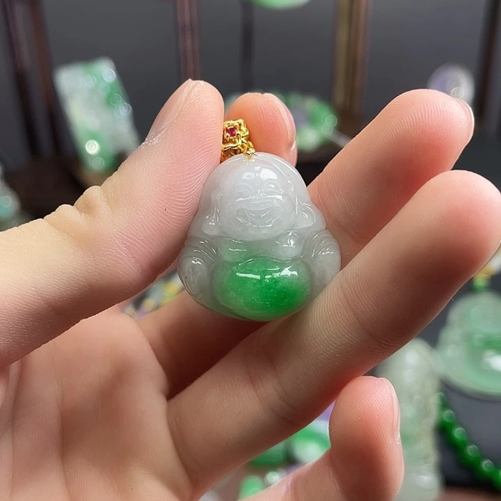 翡翠未镶嵌吊坠(赠链)