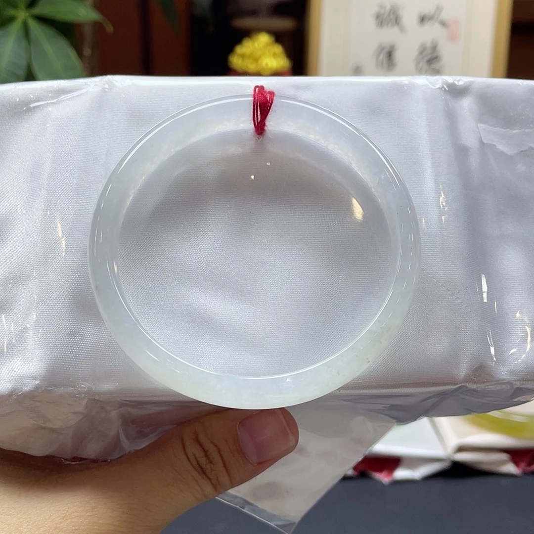 翡翠未镶嵌手镯4 号