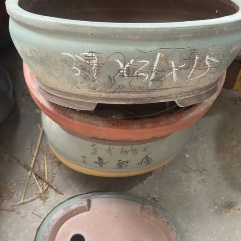 紫砂花盆80-2。    39-35-15