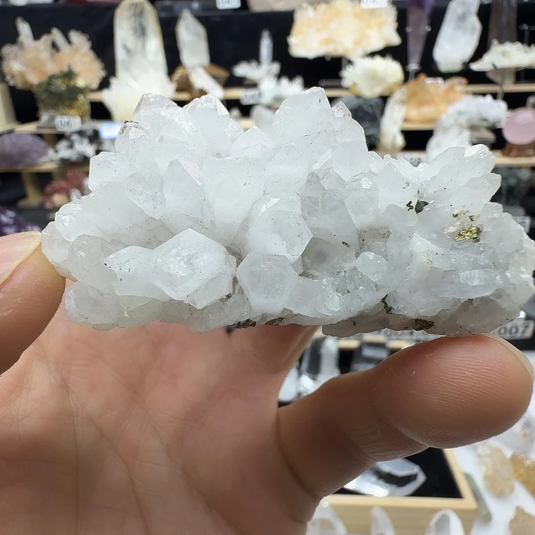 石材江西白水晶共生黄铁矿