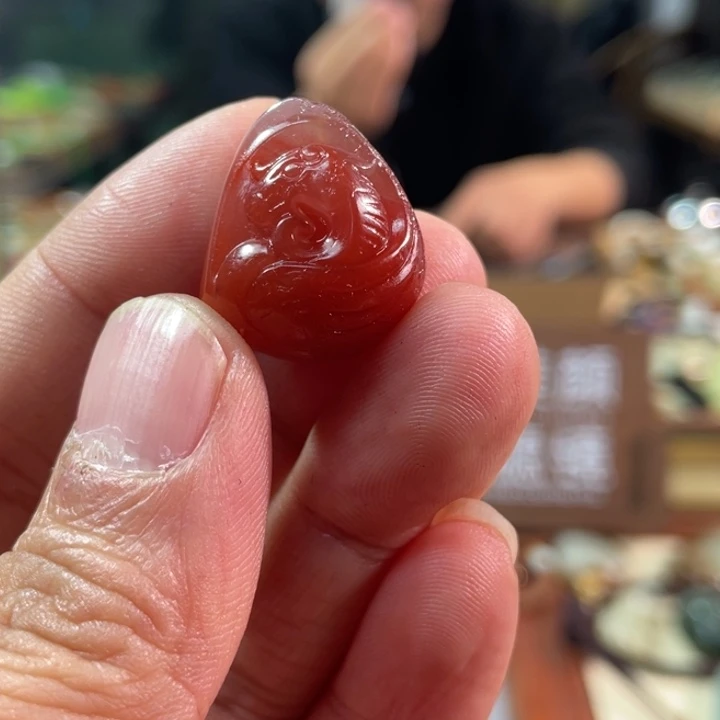 颈饰未镶嵌南红玛瑙