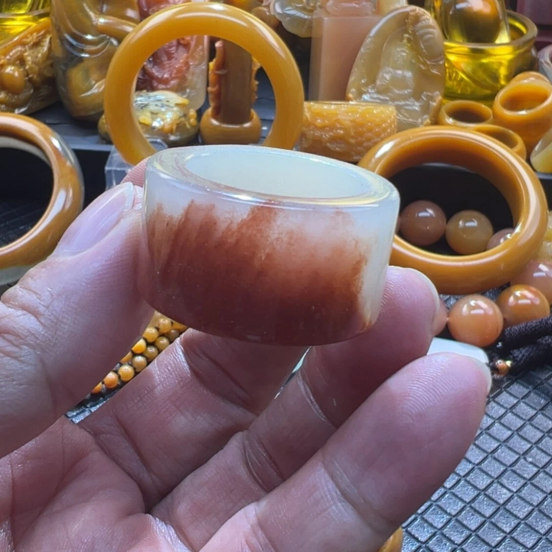 石英质玉未镶嵌颈饰