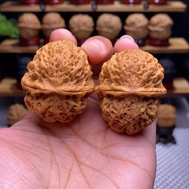 文玩核桃吊坠七星绣球38