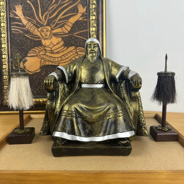 圣主成吉思汗摆件