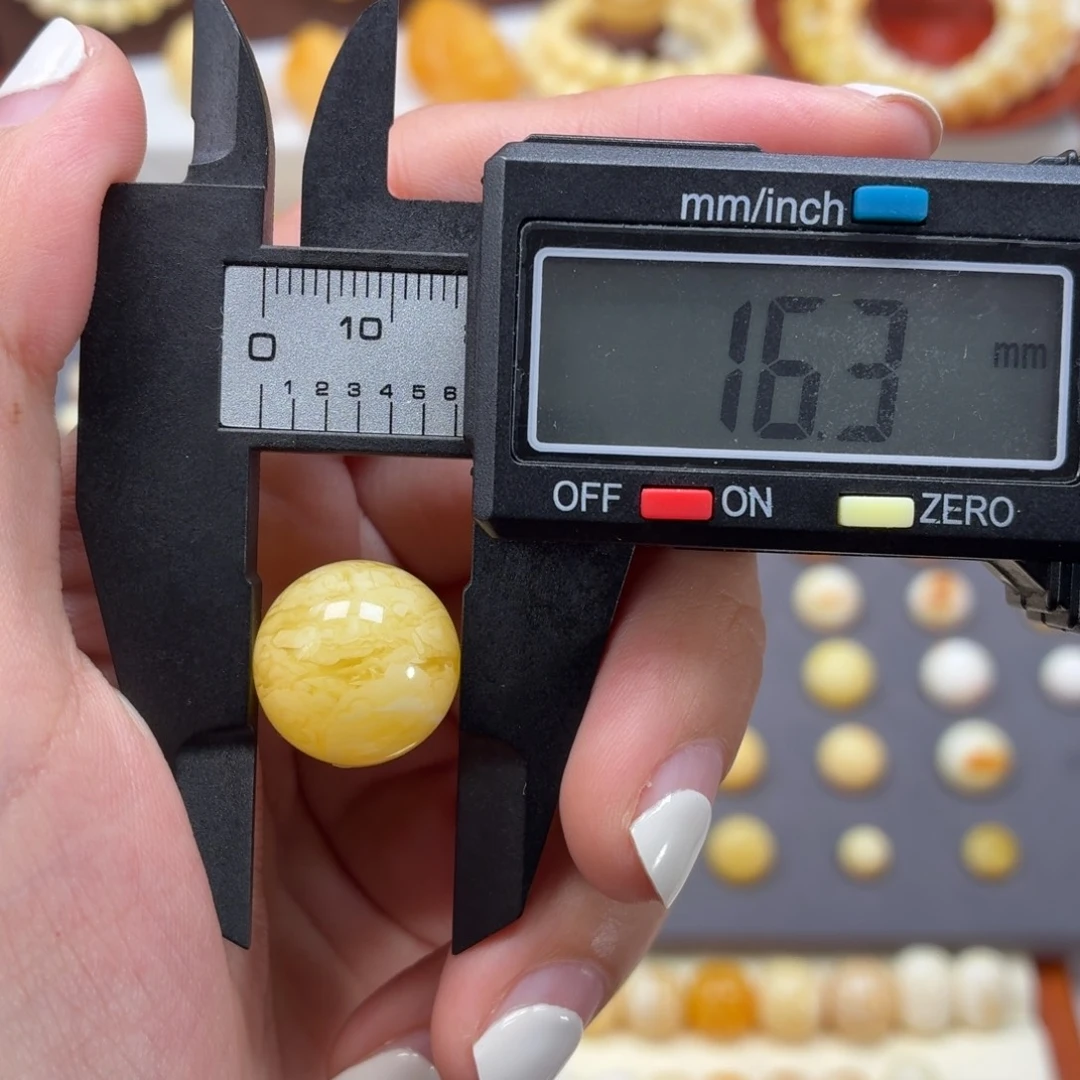 琥珀未镶嵌裸石16mm
