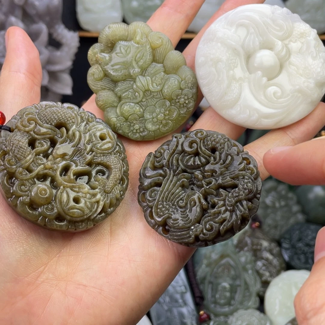 和田玉未镶嵌颈饰