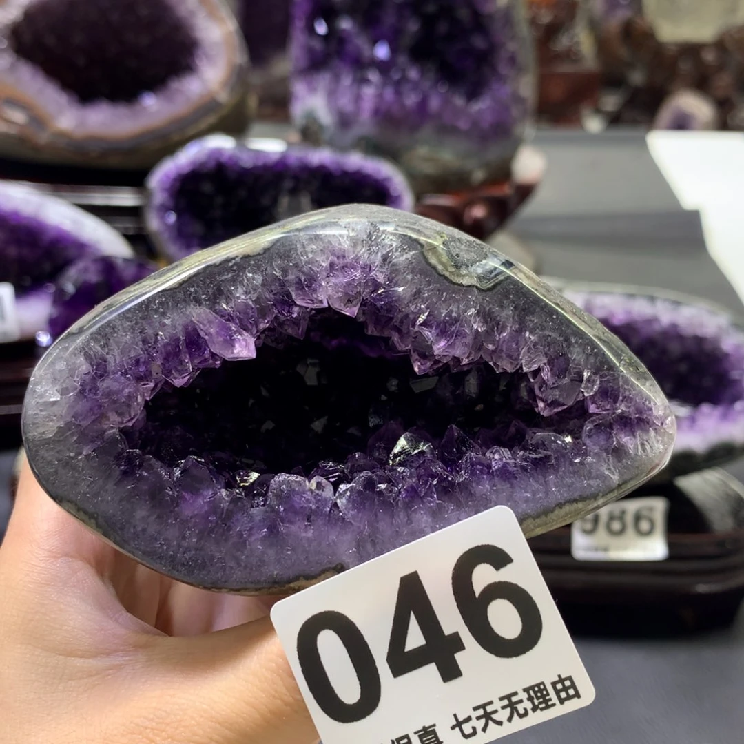 未镶嵌水晶大型摆件（非配饰）