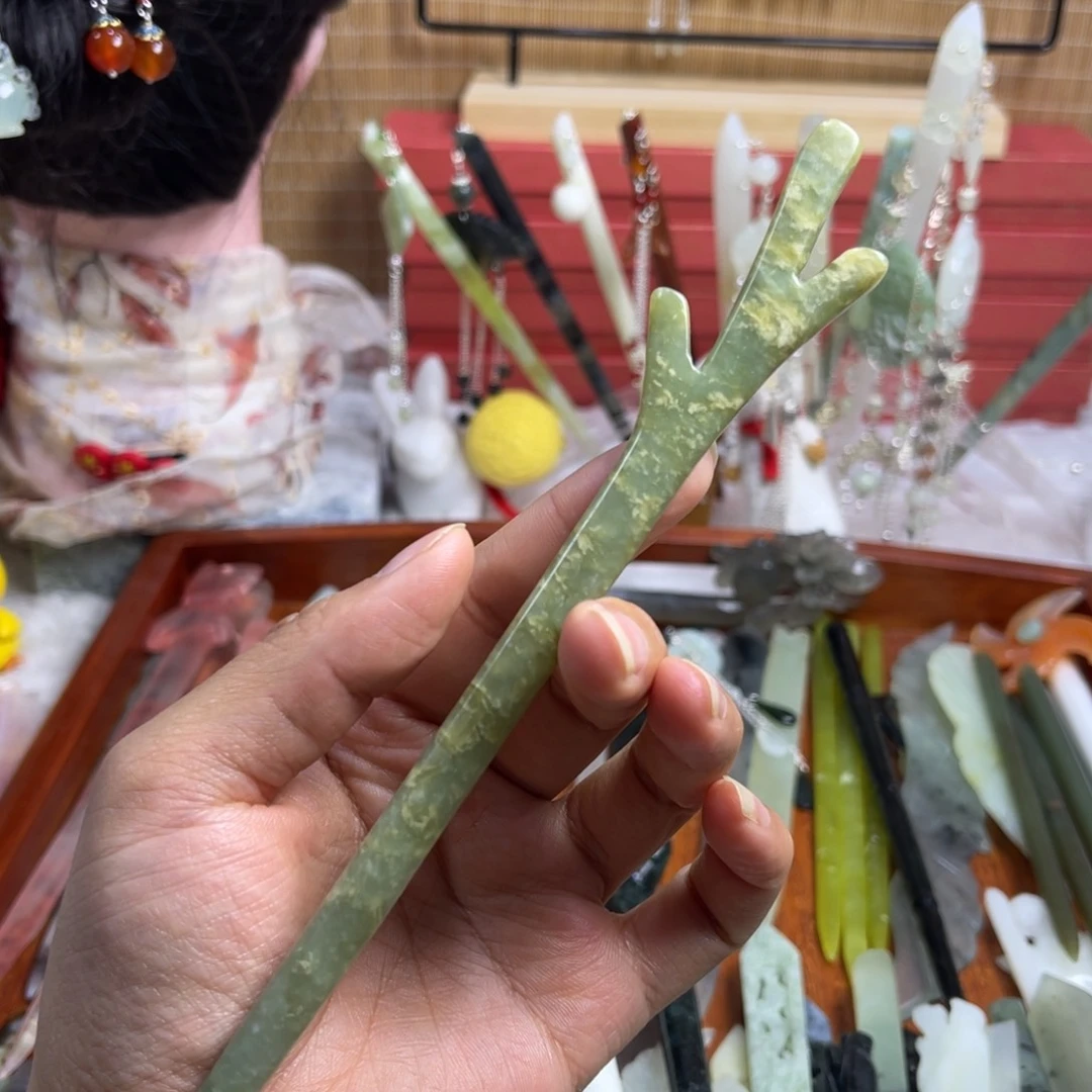 蛇纹石玉发饰未镶嵌
