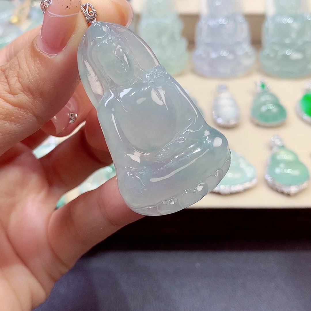 翡翠18K金镶嵌颈饰翡翠