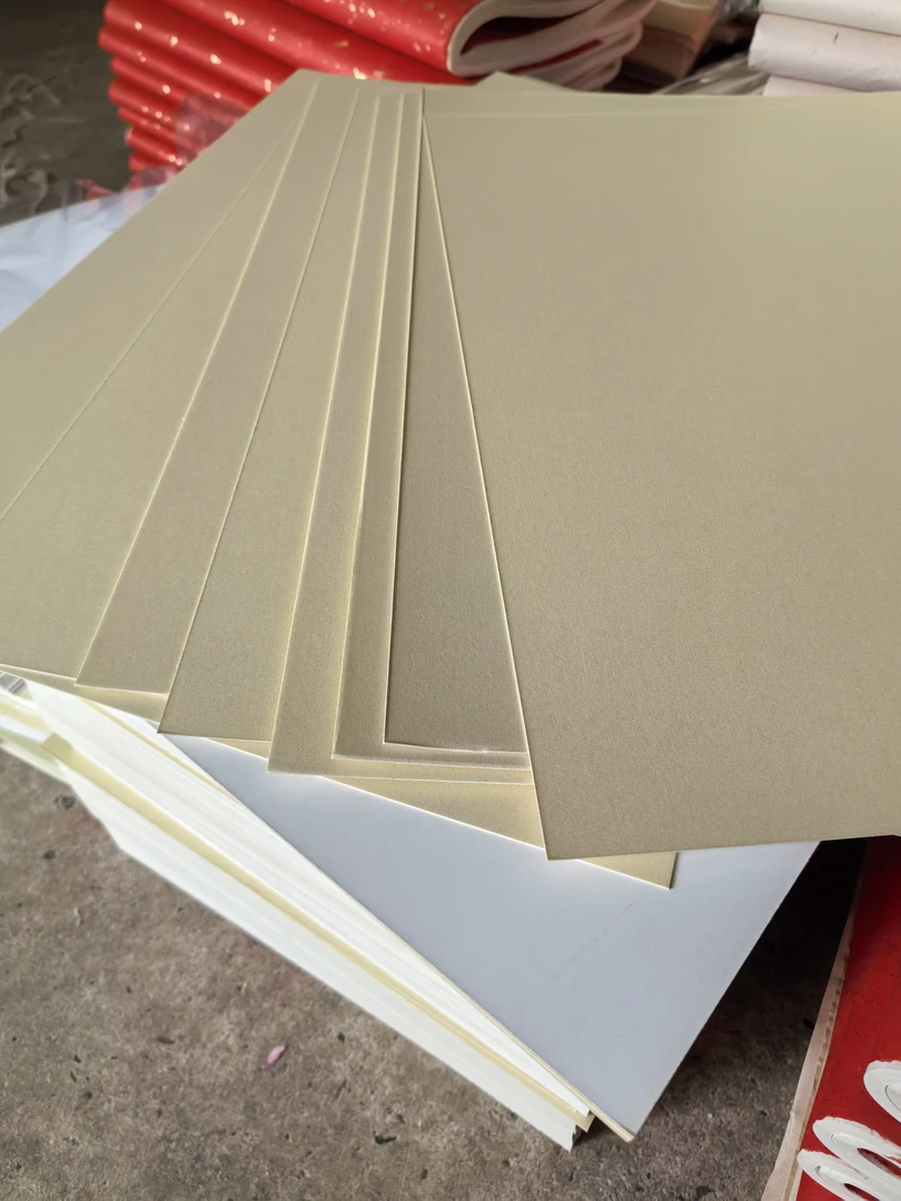 珍品唯纸坊白金绢卡画片，32×45厘米，2斤装